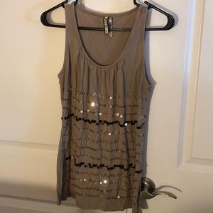 🌻Tan sequined tank